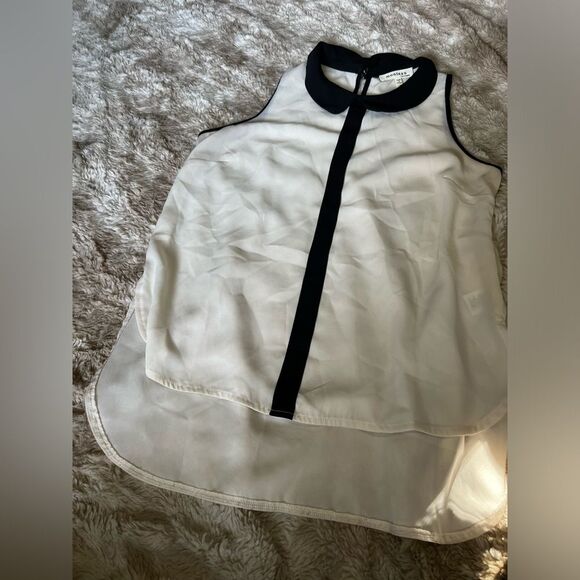 Monteau Collared Blouse - Picture 2 of 5